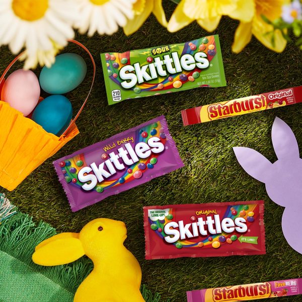 SKITTLES & STARBURST Assorted Candy Variety Pack for Holidays, Gifts, Parties, Candy Assortment, 37.05 oz (30 Count) Bulk Box  Skittles: Grocery & Gourmet Food - Image 20